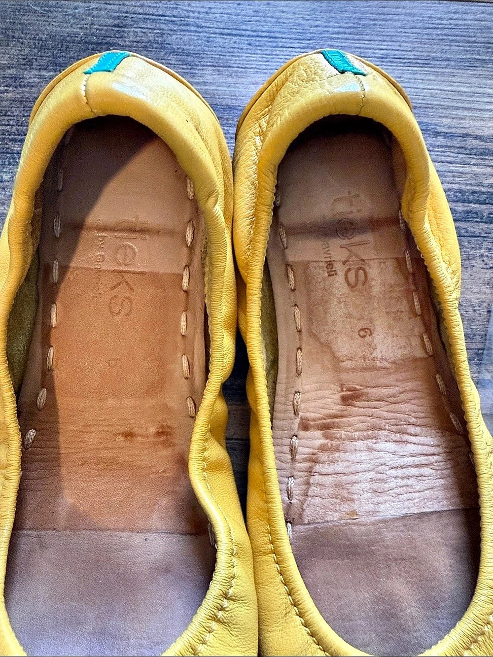Tieks Mustard Yellow Leather Flats US 6 with original box - Picture 2 of 9